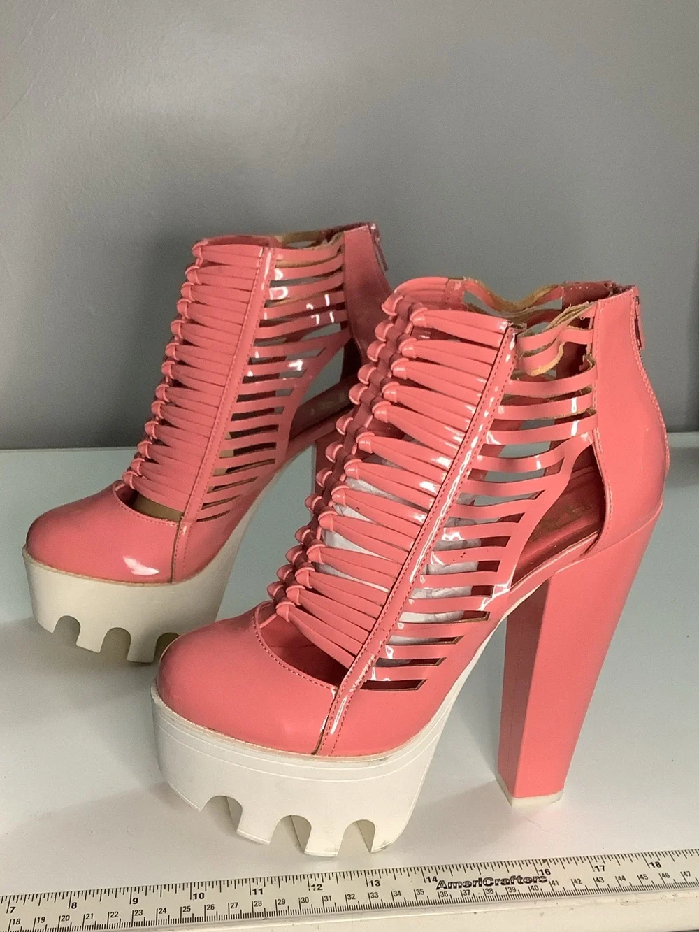 FRH Fahrenheit Coral Pink Strappy Platform High-Heel Lug Booties Size 9